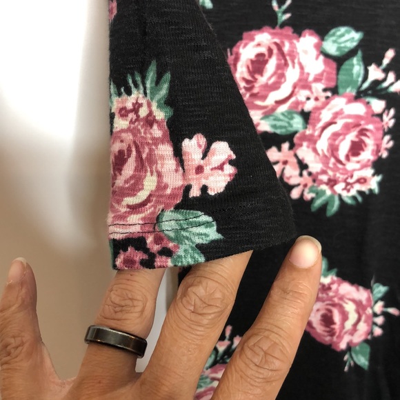 Go Wild Women's Floral Long Sleeves Top V-Neck Stretch Top XL XLarge PLUS SIZE - Picture 6 of 9